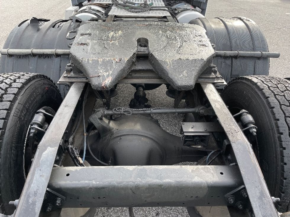 Day Cab Tractor-Heavy Duty Tractors-Freightliner-2019-Cascadia 12564ST-Greenville-SC-598,965\n\t\tmiles-$ 26,250 - Image 6