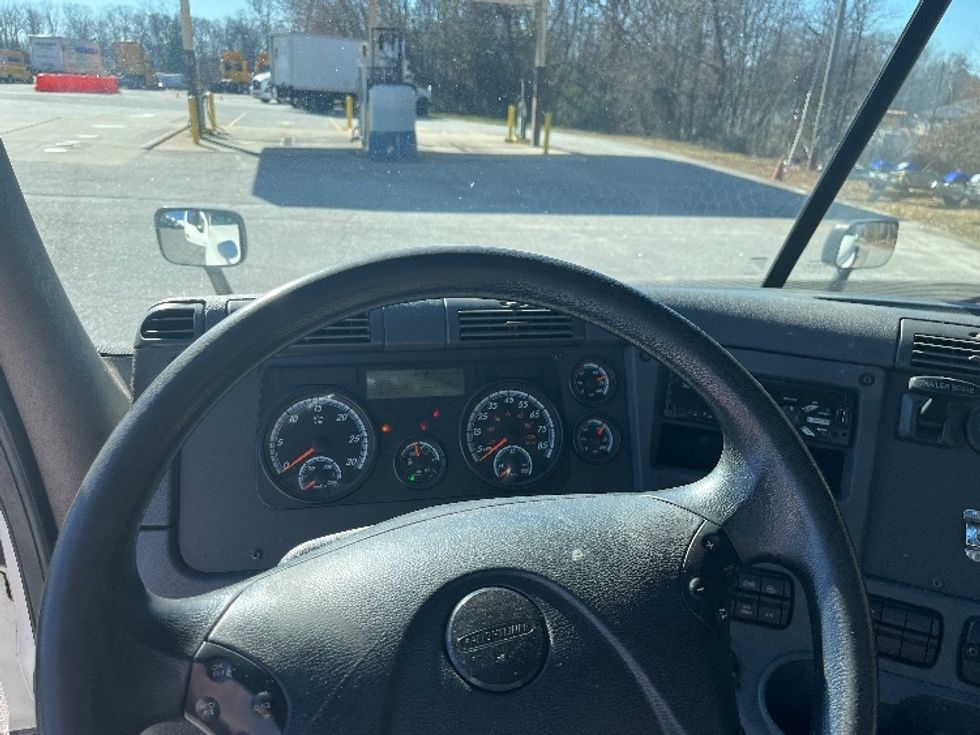 Day Cab Tractor-Heavy Duty Tractors-Freightliner-2019-Cascadia 12564ST-Greer-SC-460,133\n\t\tmiles-$ 40,000 - Image 11
