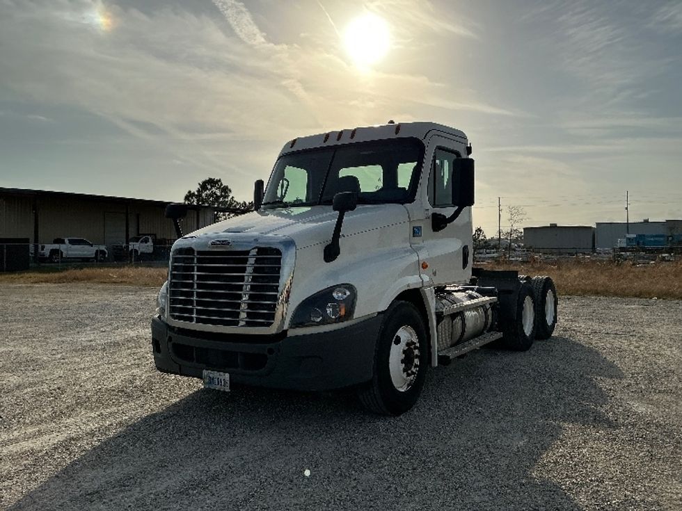 Day Cab Tractor-Heavy Duty Tractors-Freightliner-2019-Cascadia 12564ST-Gulfport-MS-340,351\n\t\tmiles-$ 42,500 - Image 3