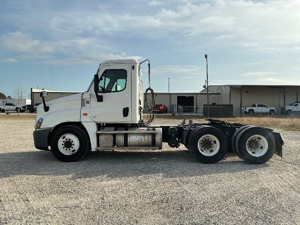 Day Cab Tractor-Heavy Duty Tractors-Freightliner-2019-Cascadia 12564ST-Gulfport-MS-340,351\n\t\tmiles-$ 42,500 - Image 4