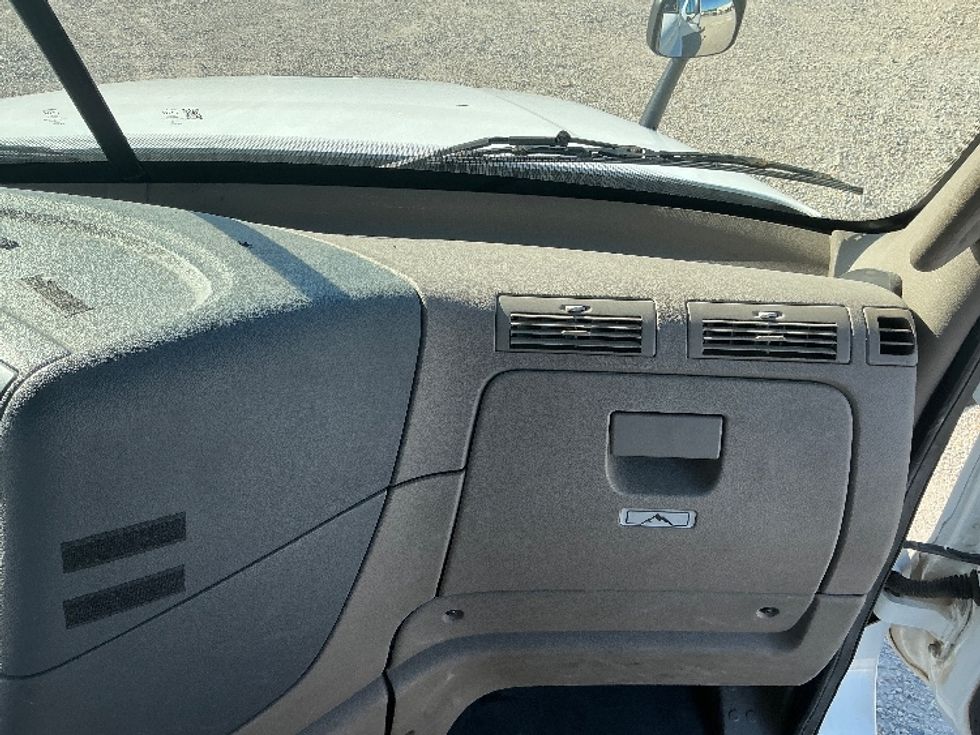 Day Cab Tractor-Heavy Duty Tractors-Freightliner-2019-Cascadia 12564ST-Gulfport-MS-527,178\n\t\tmiles-$ 32,500 - Image 13