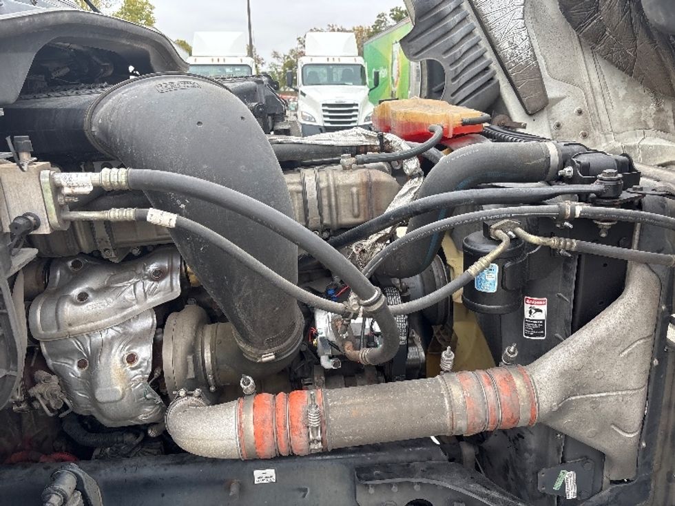 Day Cab Tractor-Heavy Duty Tractors-Freightliner-2019-Cascadia 12564ST-Hammond-LA-335,842\n\t\tmiles-$ 45,750 - Image 15