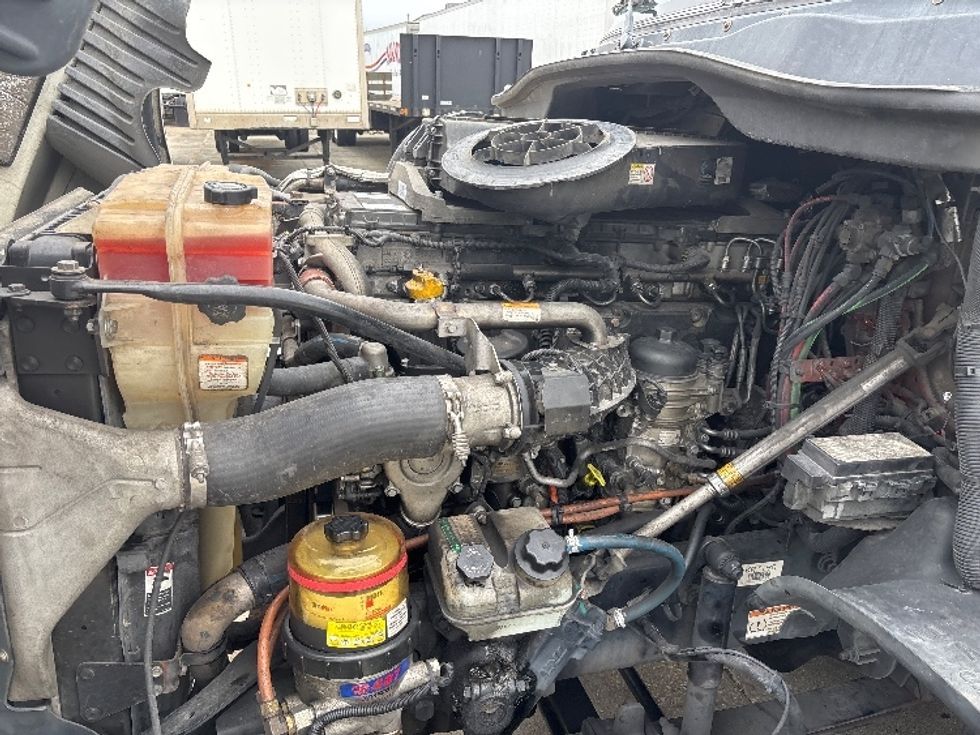 Day Cab Tractor-Heavy Duty Tractors-Freightliner-2019-Cascadia 12564ST-Hammond-LA-335,842\n\t\tmiles-$ 45,750 - Image 16