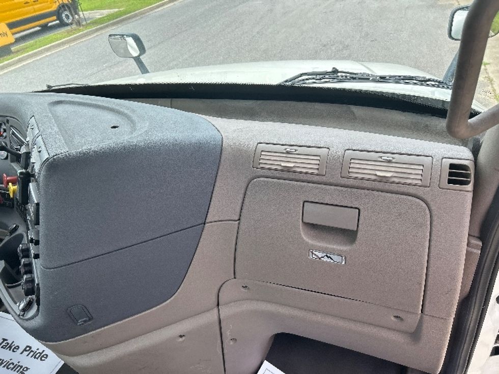 Day Cab Tractor-Heavy Duty Tractors-Freightliner-2019-Cascadia 12564ST-Hammond-LA-548,679\n\t\tmiles-$ 35,750 - Image 13