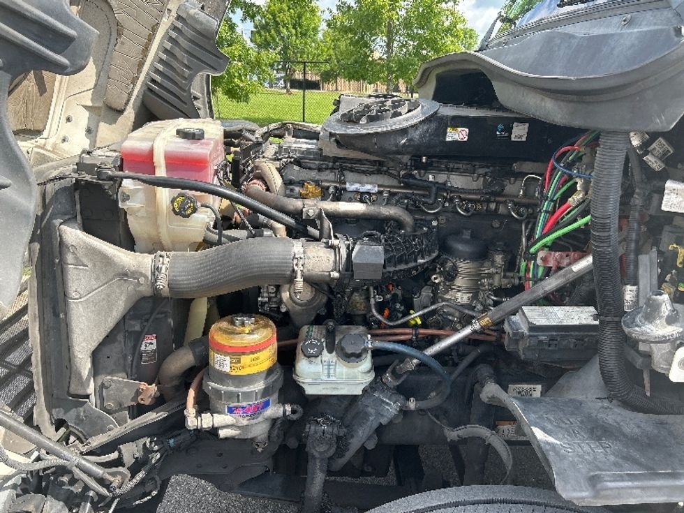 Day Cab Tractor-Heavy Duty Tractors-Freightliner-2019-Cascadia 12564ST-Hammond-LA-548,679\n\t\tmiles-$ 35,750 - Image 16