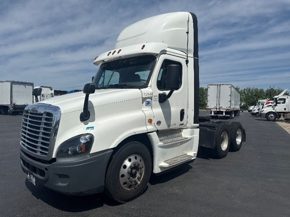Day Cab Tractor-Heavy Duty Tractors-Freightliner-2019-Cascadia 12564ST-Harrisburg-PA-273,558\n\t\tmiles-$ 44,500 - Image 3