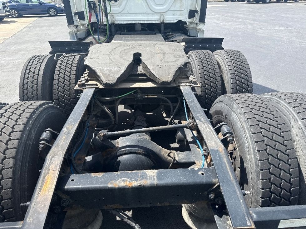 Day Cab Tractor-Heavy Duty Tractors-Freightliner-2019-Cascadia 12564ST-Harrisburg-PA-273,558\n\t\tmiles-$ 44,500 - Image 6