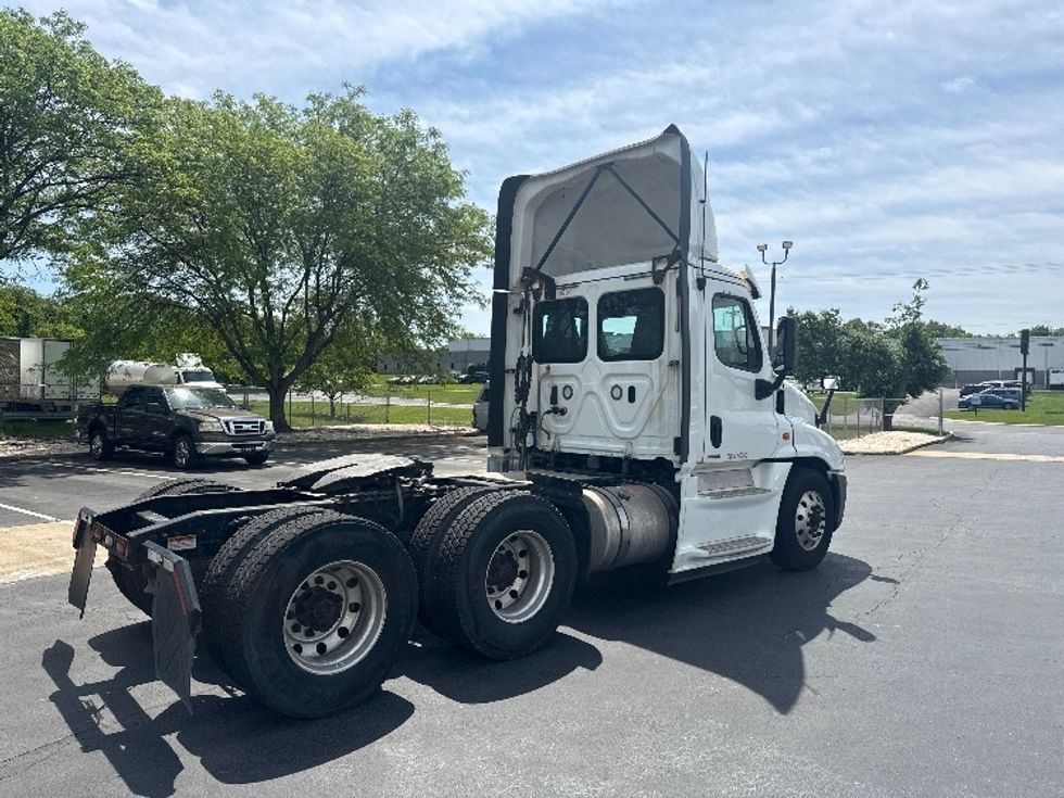 Day Cab Tractor-Heavy Duty Tractors-Freightliner-2019-Cascadia 12564ST-Harrisburg-PA-273,558\n\t\tmiles-$ 44,500 - Image 7