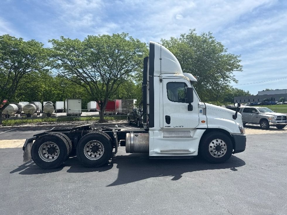 Day Cab Tractor-Heavy Duty Tractors-Freightliner-2019-Cascadia 12564ST-Harrisburg-PA-273,558\n\t\tmiles-$ 44,500 - Image 8
