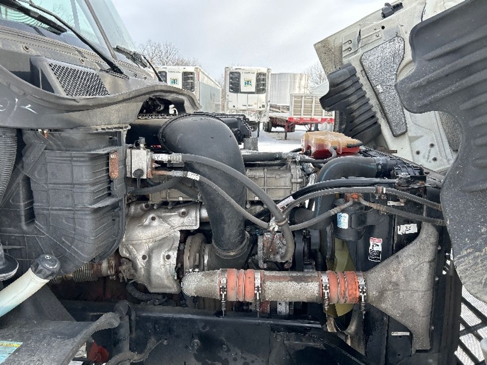 Day Cab Tractor-Heavy Duty Tractors-Freightliner-2019-Cascadia 12564ST-Harrisburg-PA-302,709\n\t\tmiles-$ 47,750 - Image 15