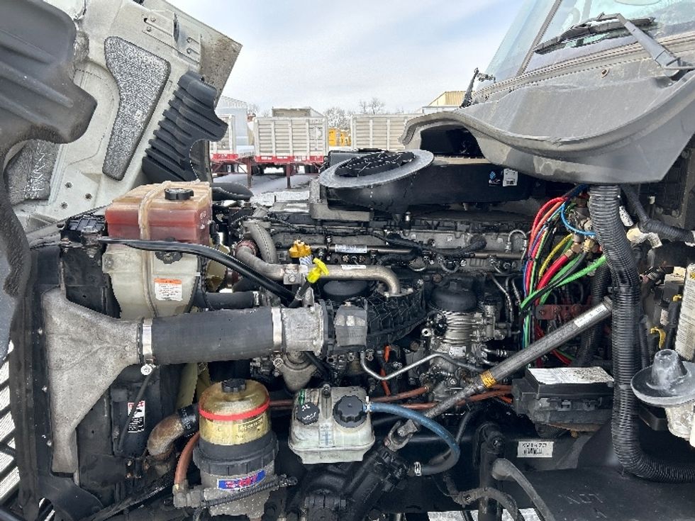 Day Cab Tractor-Heavy Duty Tractors-Freightliner-2019-Cascadia 12564ST-Harrisburg-PA-302,709\n\t\tmiles-$ 47,750 - Image 16