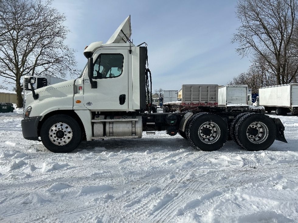 Day Cab Tractor-Heavy Duty Tractors-Freightliner-2019-Cascadia 12564ST-Harrisburg-PA-302,709\n\t\tmiles-$ 47,750 - Image 4