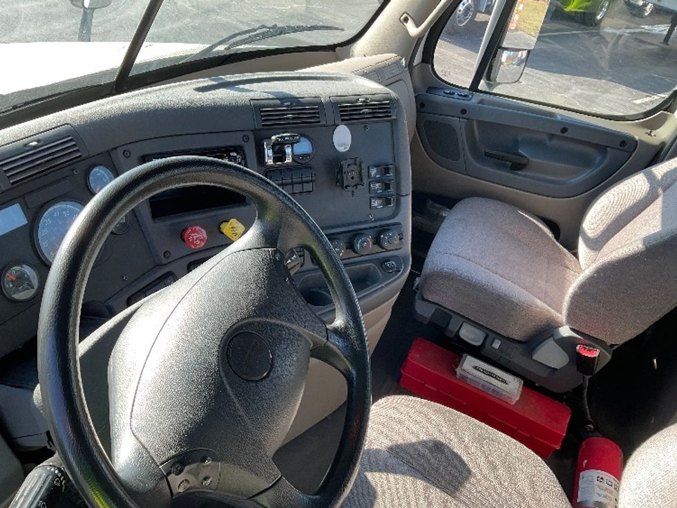 Day Cab Tractor-Heavy Duty Tractors-Freightliner-2019-Cascadia 12564ST-Harrisburg-PA-367,583\n\t\tmiles-$ 45,250 - Image 10