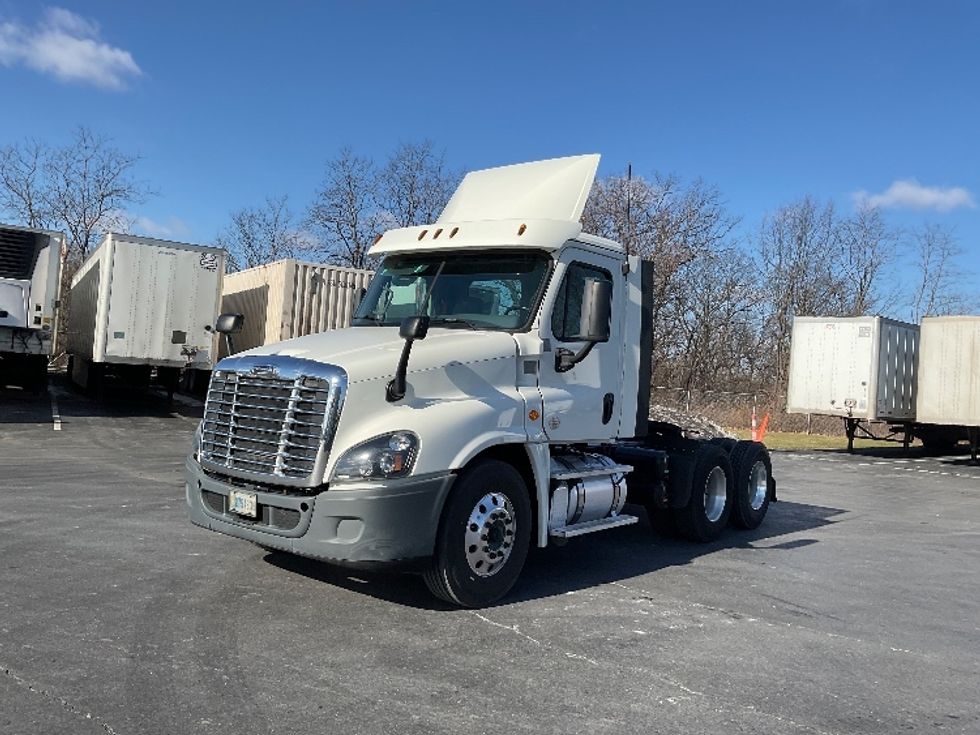 Day Cab Tractor-Heavy Duty Tractors-Freightliner-2019-Cascadia 12564ST-Harrisburg-PA-367,583\n\t\tmiles-$ 45,250 - Image 3