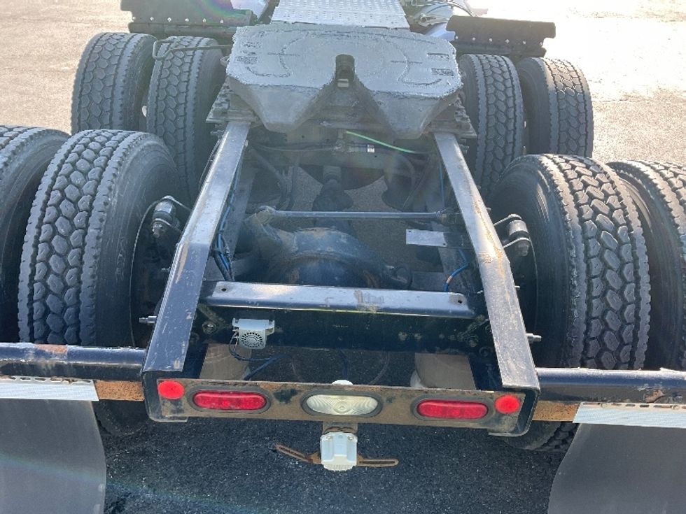 Day Cab Tractor-Heavy Duty Tractors-Freightliner-2019-Cascadia 12564ST-Harrisburg-PA-367,583\n\t\tmiles-$ 45,250 - Image 6