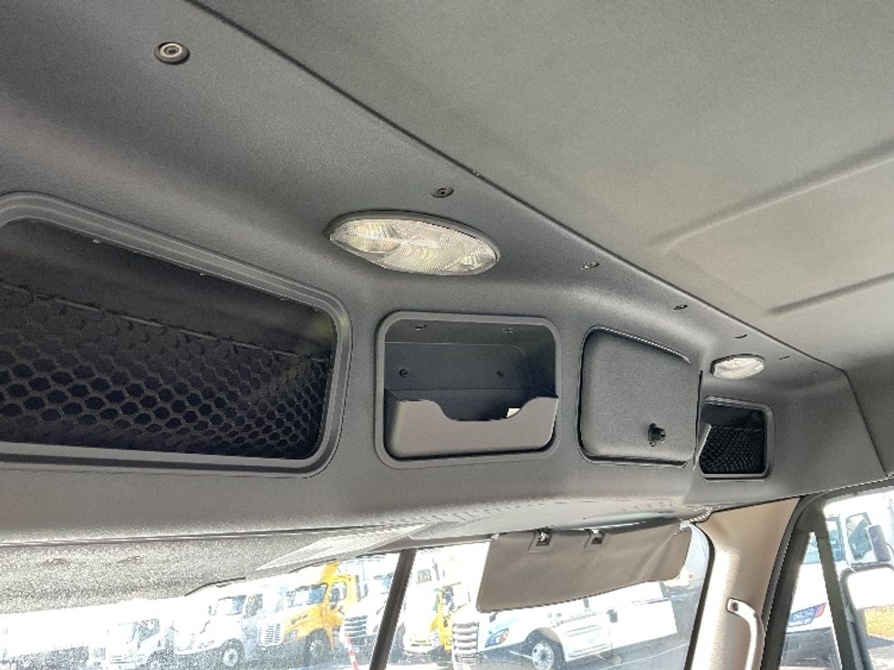 Day Cab Tractor-Heavy Duty Tractors-Freightliner-2019-Cascadia 12564ST-Harrisburg-PA-370,048\n\t\tmiles-$ 33,000 - Image 17