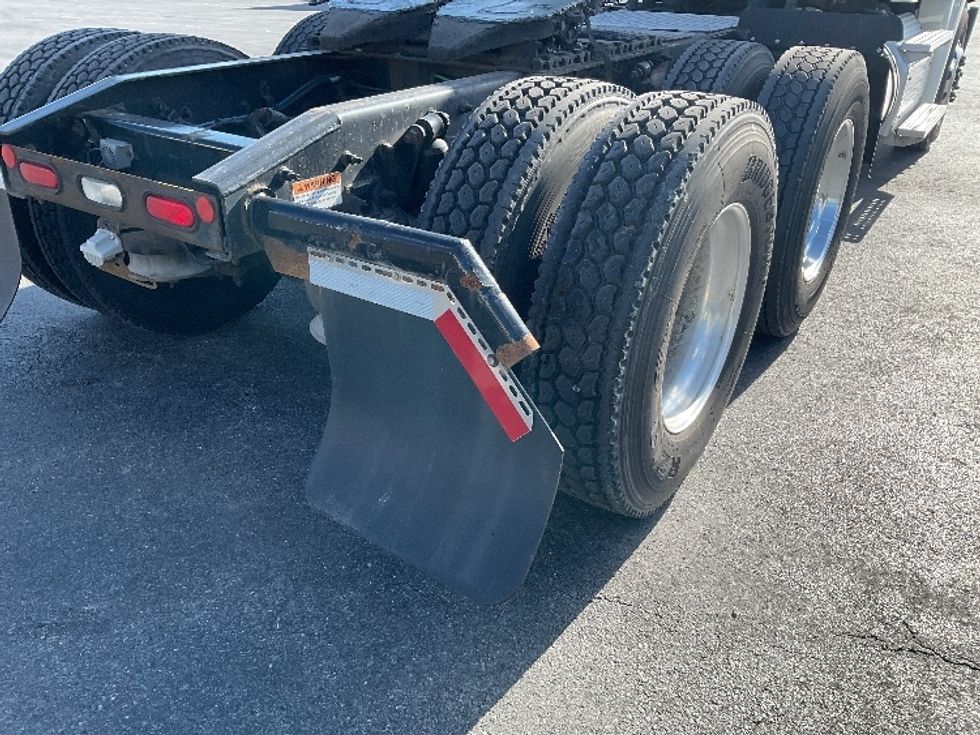 Day Cab Tractor-Heavy Duty Tractors-Freightliner-2019-Cascadia 12564ST-Harrisburg-PA-370,048\n\t\tmiles-$ 33,000 - Image 20
