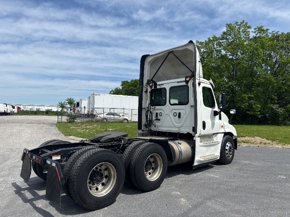 Day Cab Tractor-Heavy Duty Tractors-Freightliner-2019-Cascadia 12564ST-Harrisburg-PA-452,373\n\t\tmiles-$ 35,000 - Image 7