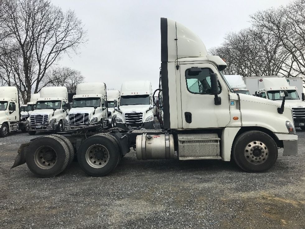 Day Cab Tractor-Heavy Duty Tractors-Freightliner-2019-Cascadia 12564ST-Harrisburg-PA-856,077\n\t\tmiles-$ 21,250 - Image 8