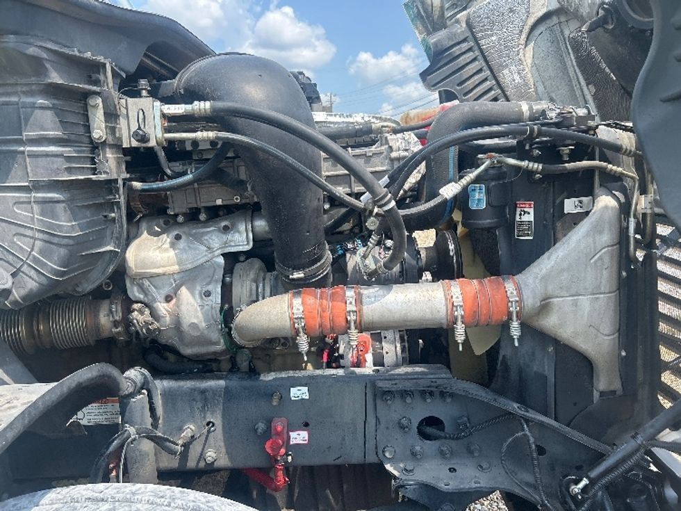 Day Cab Tractor-Heavy Duty Tractors-Freightliner-2019-Cascadia 12564ST-Hattiesburg-MS-521,339\n\t\tmiles-$ 33,500 - Image 15