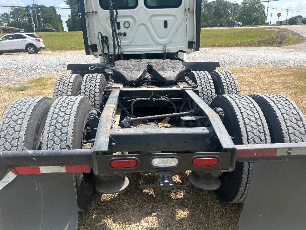 Day Cab Tractor-Heavy Duty Tractors-Freightliner-2019-Cascadia 12564ST-Hattiesburg-MS-521,339\n\t\tmiles-$ 33,500 - Image 6