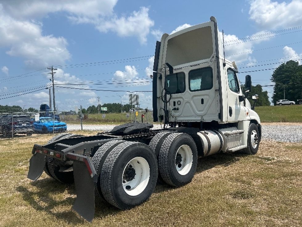 Day Cab Tractor-Heavy Duty Tractors-Freightliner-2019-Cascadia 12564ST-Hattiesburg-MS-521,339\n\t\tmiles-$ 33,500 - Image 7