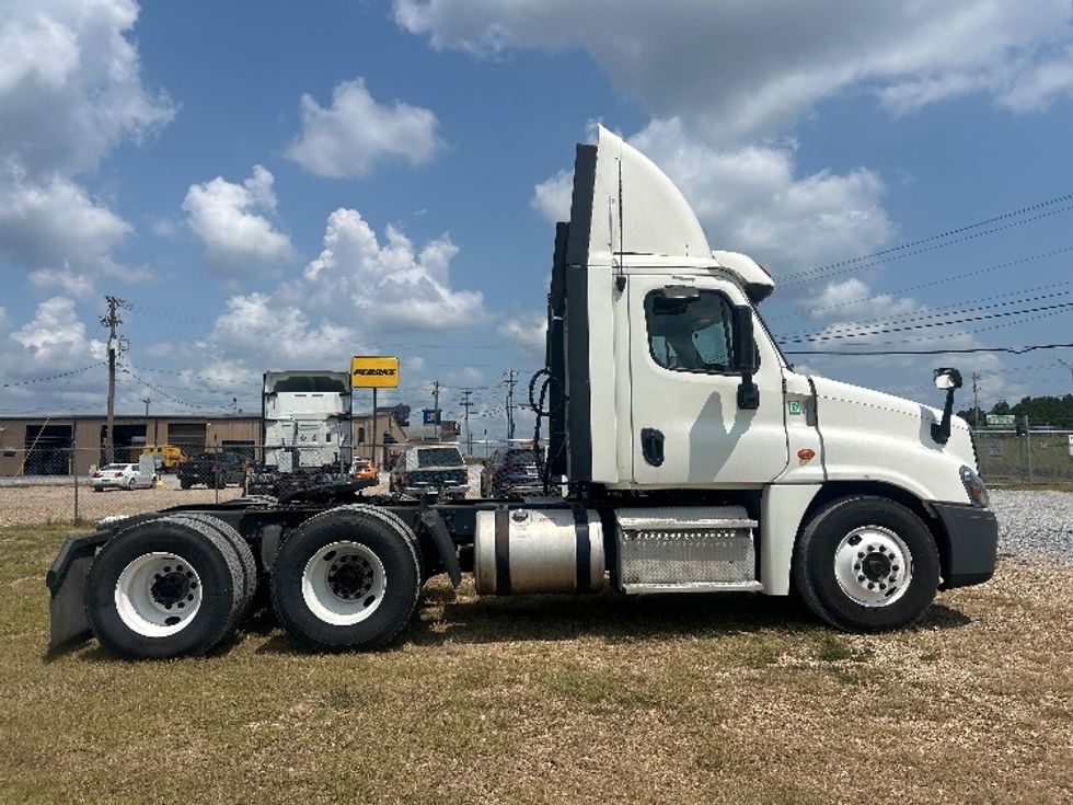 Day Cab Tractor-Heavy Duty Tractors-Freightliner-2019-Cascadia 12564ST-Hattiesburg-MS-521,339\n\t\tmiles-$ 33,500 - Image 8