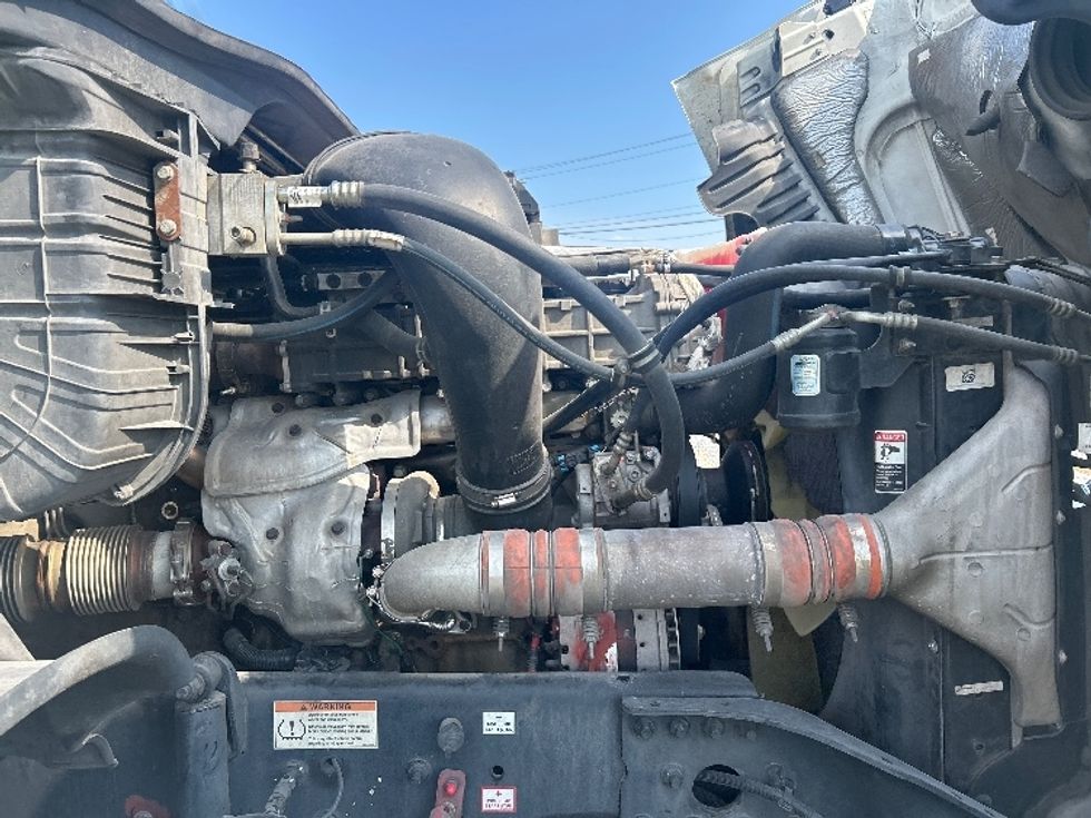 Day Cab Tractor-Heavy Duty Tractors-Freightliner-2019-Cascadia 12564ST-Hattiesburg-MS-525,532\n\t\tmiles-$ 31,750 - Image 15