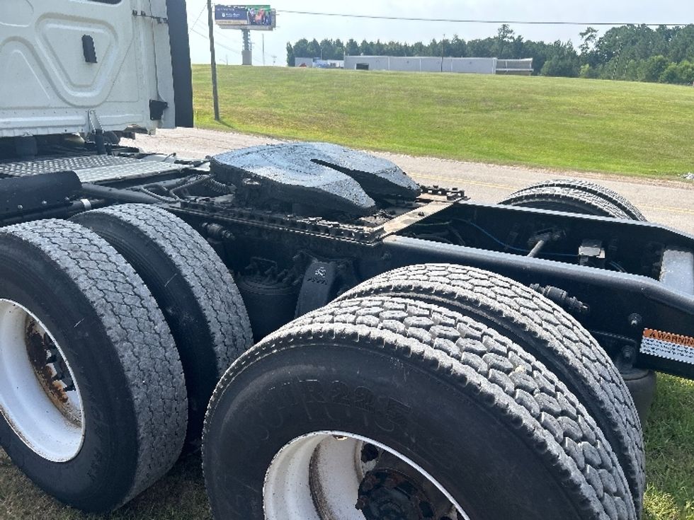 Day Cab Tractor-Heavy Duty Tractors-Freightliner-2019-Cascadia 12564ST-Hattiesburg-MS-525,532\n\t\tmiles-$ 31,750 - Image 17