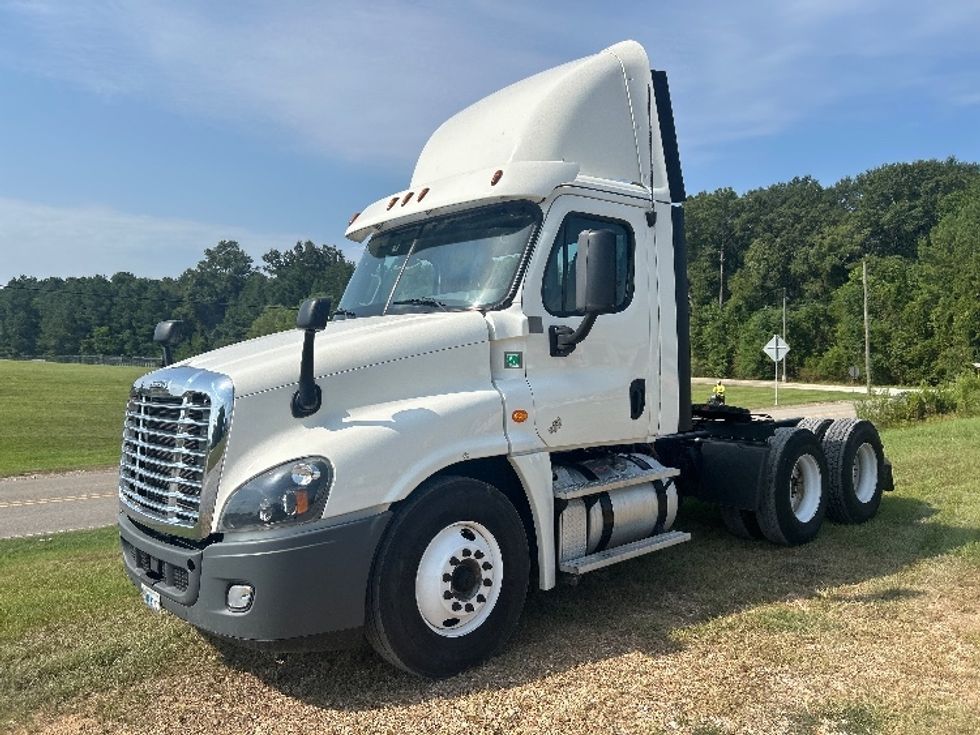 Day Cab Tractor-Heavy Duty Tractors-Freightliner-2019-Cascadia 12564ST-Hattiesburg-MS-525,532\n\t\tmiles-$ 31,750 - Image 3