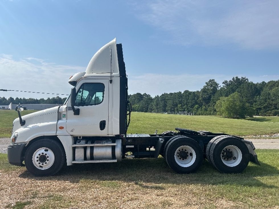 Day Cab Tractor-Heavy Duty Tractors-Freightliner-2019-Cascadia 12564ST-Hattiesburg-MS-525,532\n\t\tmiles-$ 31,750 - Image 4