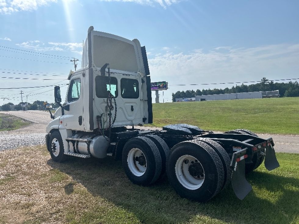 Day Cab Tractor-Heavy Duty Tractors-Freightliner-2019-Cascadia 12564ST-Hattiesburg-MS-525,532\n\t\tmiles-$ 31,750 - Image 5