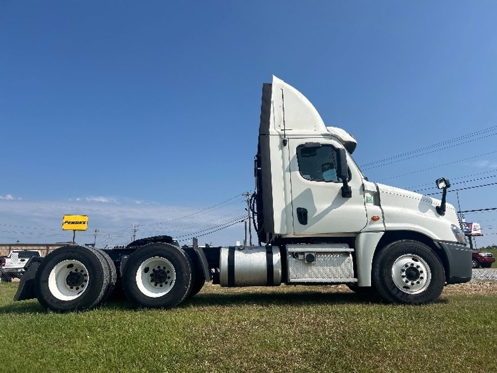 Day Cab Tractor-Heavy Duty Tractors-Freightliner-2019-Cascadia 12564ST-Hattiesburg-MS-525,532\n\t\tmiles-$ 31,750 - Image 8