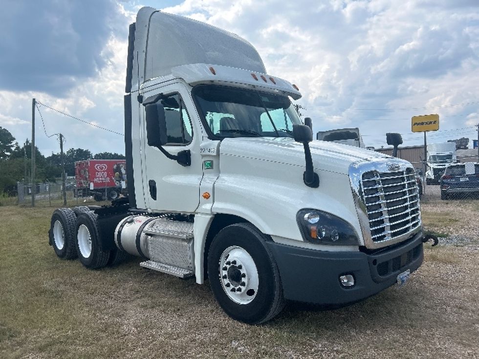 Day Cab Tractor-Heavy Duty Tractors-Freightliner-2019-Cascadia 12564ST-Hattiesburg-MS-538,148\n\t\tmiles-$ 31,500 - Image 1