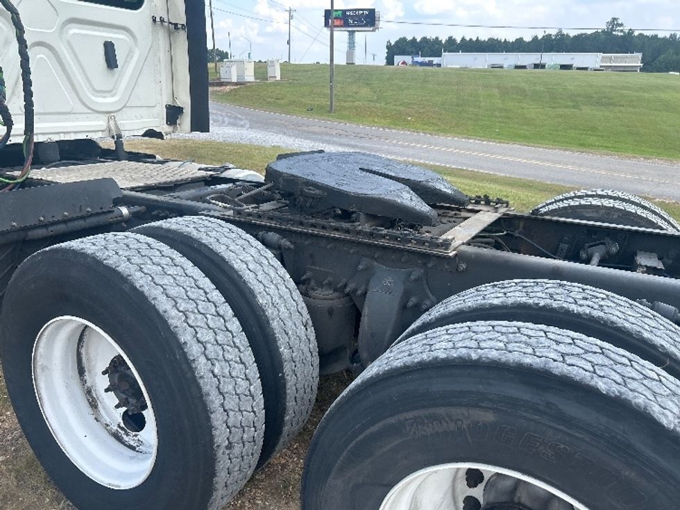 Day Cab Tractor-Heavy Duty Tractors-Freightliner-2019-Cascadia 12564ST-Hattiesburg-MS-538,148\n\t\tmiles-$ 31,500 - Image 18