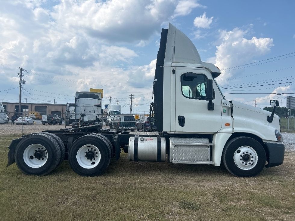 Day Cab Tractor-Heavy Duty Tractors-Freightliner-2019-Cascadia 12564ST-Hattiesburg-MS-538,148\n\t\tmiles-$ 31,500 - Image 8