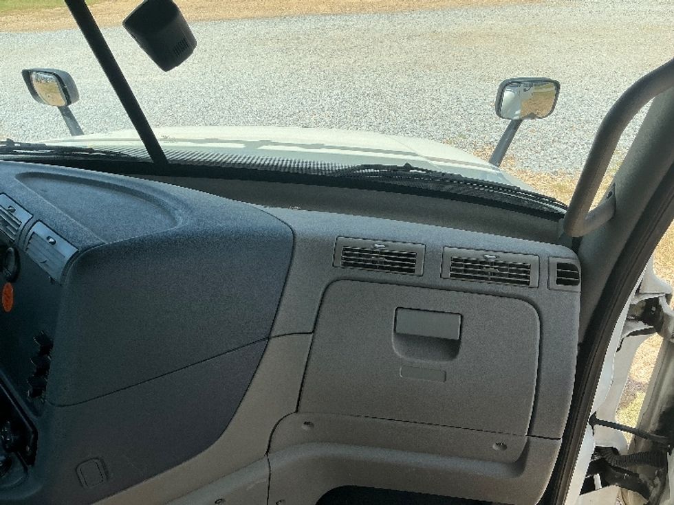 Day Cab Tractor-Heavy Duty Tractors-Freightliner-2019-Cascadia 12564ST-Hattiesburg-MS-552,466\n\t\tmiles-$ 31,500 - Image 13
