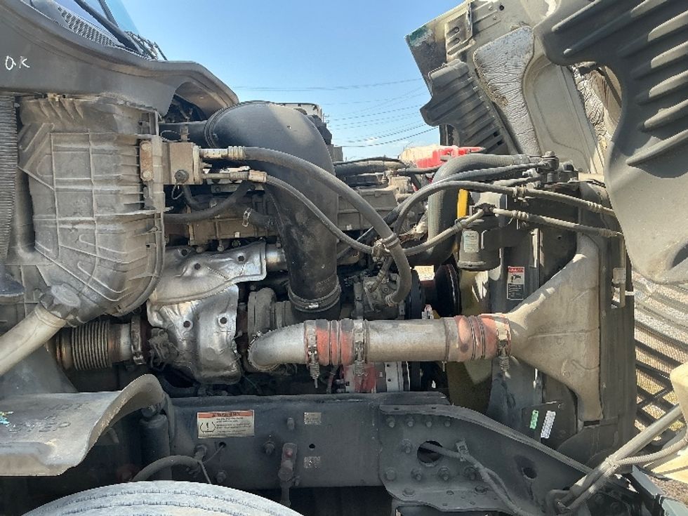 Day Cab Tractor-Heavy Duty Tractors-Freightliner-2019-Cascadia 12564ST-Hattiesburg-MS-552,466\n\t\tmiles-$ 31,500 - Image 15