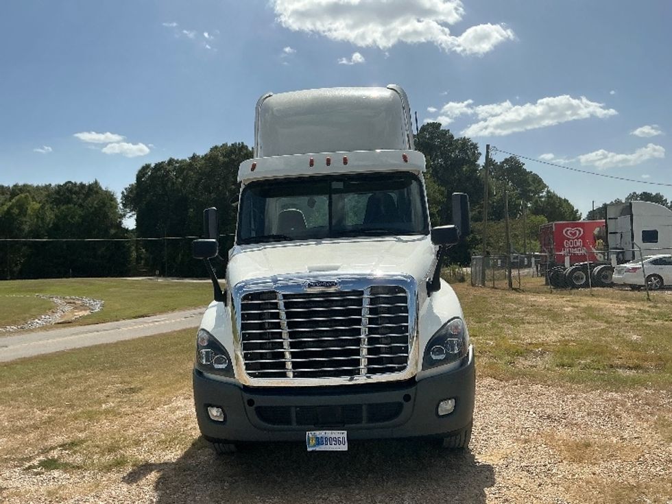 Day Cab Tractor-Heavy Duty Tractors-Freightliner-2019-Cascadia 12564ST-Hattiesburg-MS-552,466\n\t\tmiles-$ 31,500 - Image 2