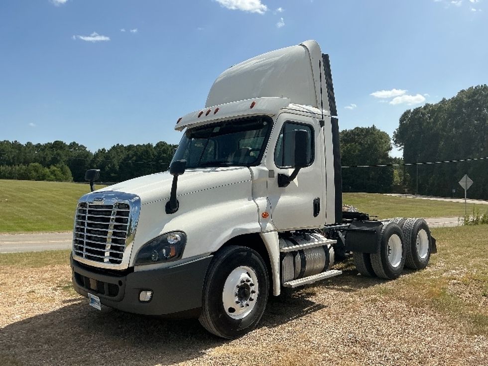 Day Cab Tractor-Heavy Duty Tractors-Freightliner-2019-Cascadia 12564ST-Hattiesburg-MS-552,466\n\t\tmiles-$ 31,500 - Image 3