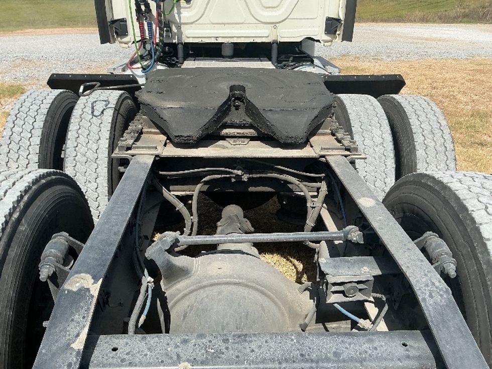 Day Cab Tractor-Heavy Duty Tractors-Freightliner-2019-Cascadia 12564ST-Hattiesburg-MS-552,466\n\t\tmiles-$ 31,500 - Image 6