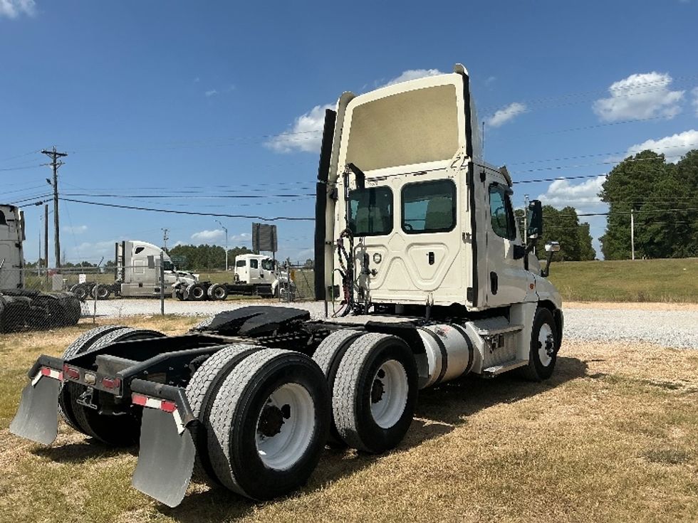 Day Cab Tractor-Heavy Duty Tractors-Freightliner-2019-Cascadia 12564ST-Hattiesburg-MS-552,466\n\t\tmiles-$ 31,500 - Image 7