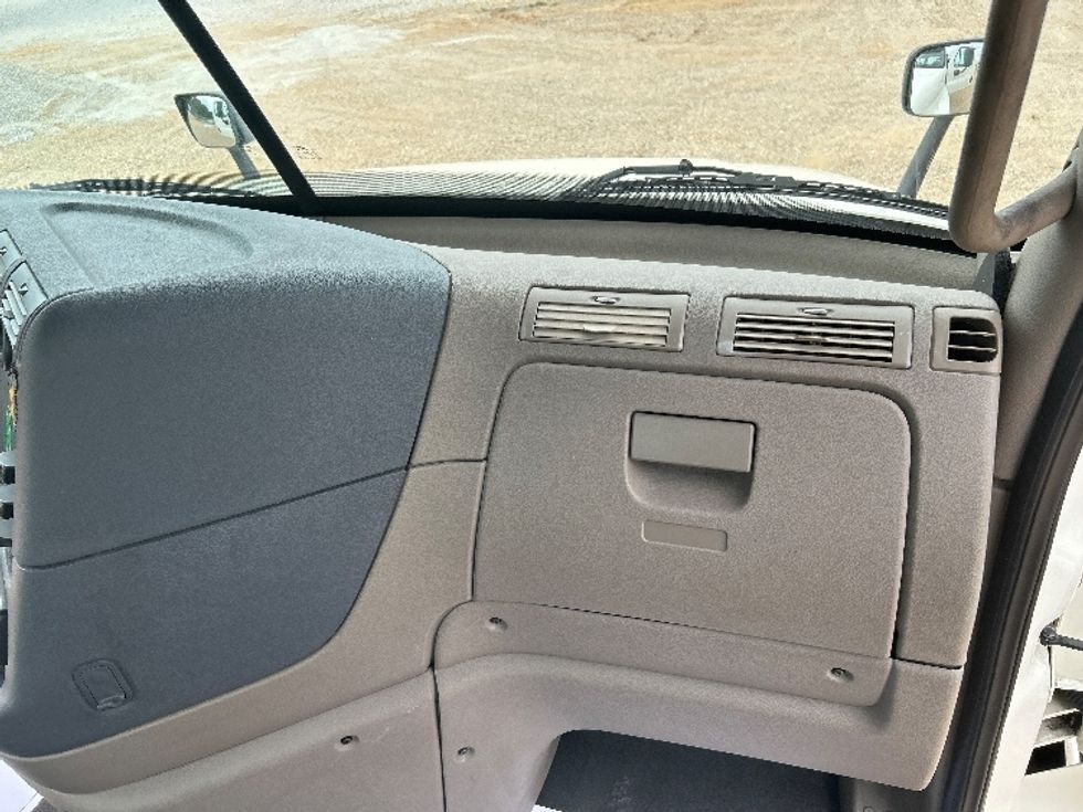 Day Cab Tractor-Heavy Duty Tractors-Freightliner-2019-Cascadia 12564ST-Hattiesburg-MS-664,146\n\t\tmiles-$ 26,500 - Image 13