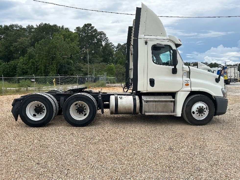 Day Cab Tractor-Heavy Duty Tractors-Freightliner-2019-Cascadia 12564ST-Hattiesburg-MS-664,146\n\t\tmiles-$ 26,500 - Image 8