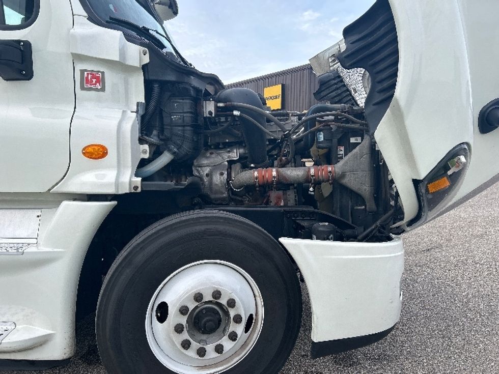 Day Cab Tractor-Heavy Duty Tractors-Freightliner-2019-Cascadia 12564ST-Holland-MI-320,132\n\t\tmiles-$ 52,000 - Image 14