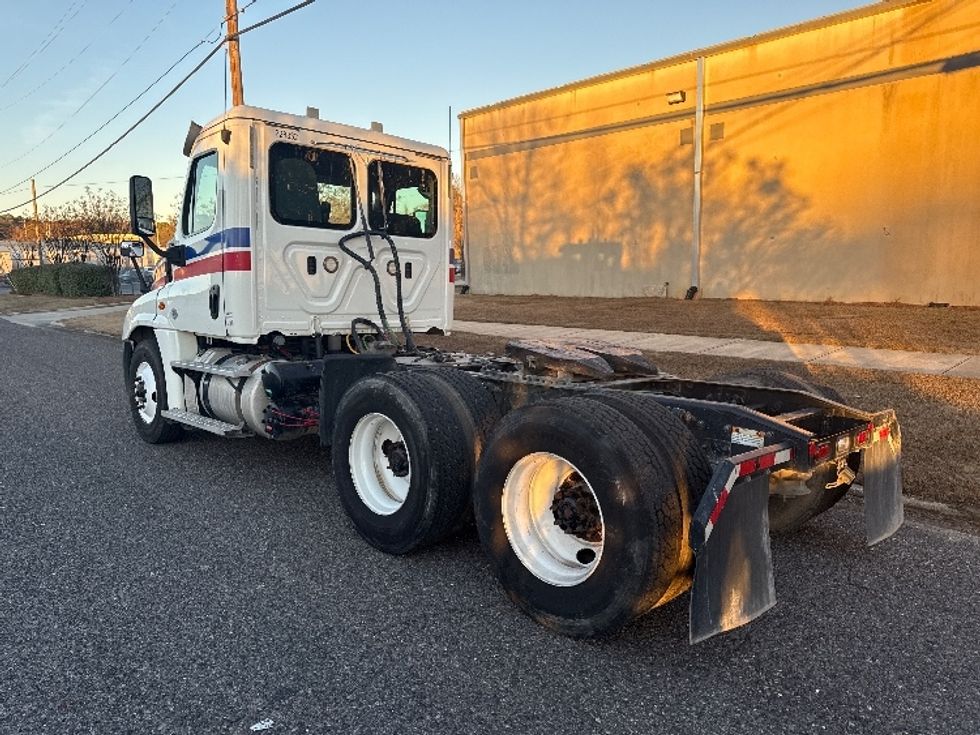Day Cab Tractor-Heavy Duty Tractors-Freightliner-2019-Cascadia 12564ST-Homewood-AL-516,809\n\t\tmiles-$ 33,000 - Image 5