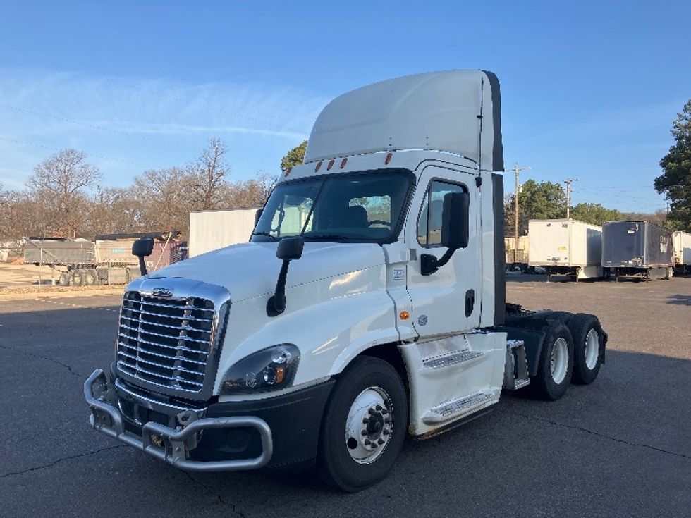 Day Cab Tractor-Heavy Duty Tractors-Freightliner-2019-Cascadia 12564ST-Hot Springs-AR-518,382\n\t\tmiles-$ 29,500 - Image 3