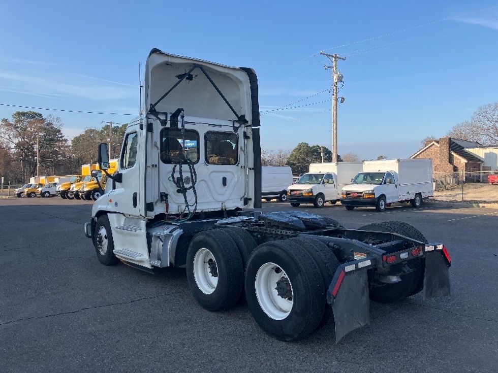 Day Cab Tractor-Heavy Duty Tractors-Freightliner-2019-Cascadia 12564ST-Hot Springs-AR-518,382\n\t\tmiles-$ 29,500 - Image 5