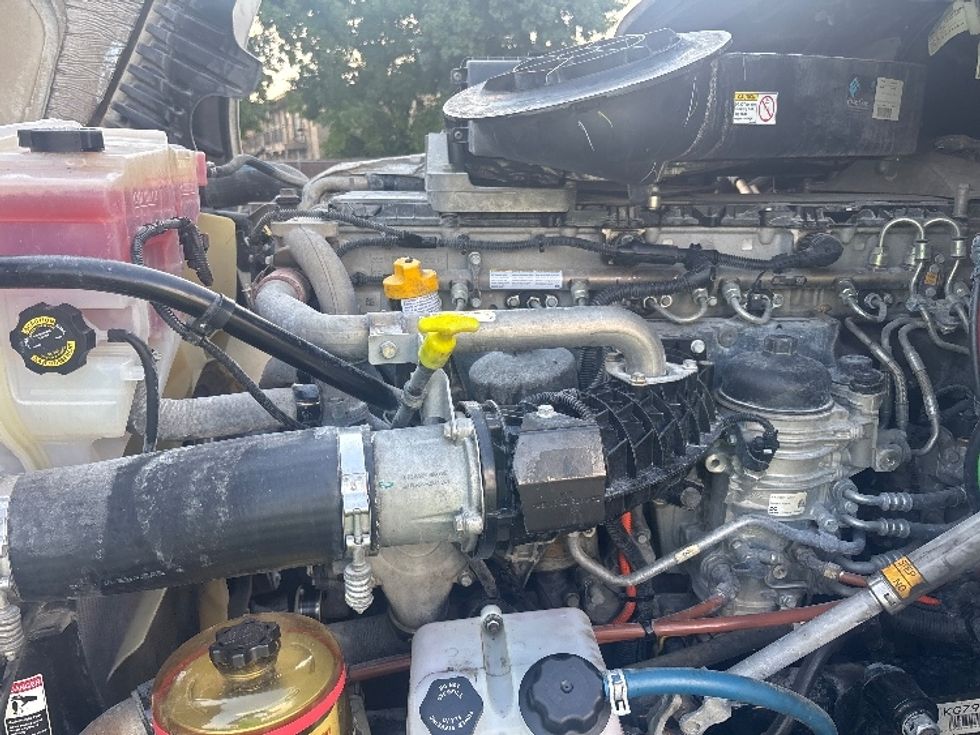 Day Cab Tractor-Heavy Duty Tractors-Freightliner-2019-Cascadia 12564ST-Houston-TX-374,102\n\t\tmiles-$ 39,000 - Image 15