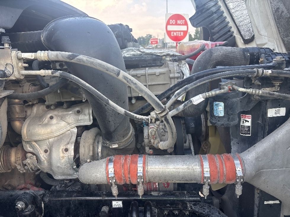 Day Cab Tractor-Heavy Duty Tractors-Freightliner-2019-Cascadia 12564ST-Houston-TX-374,102\n\t\tmiles-$ 39,000 - Image 16